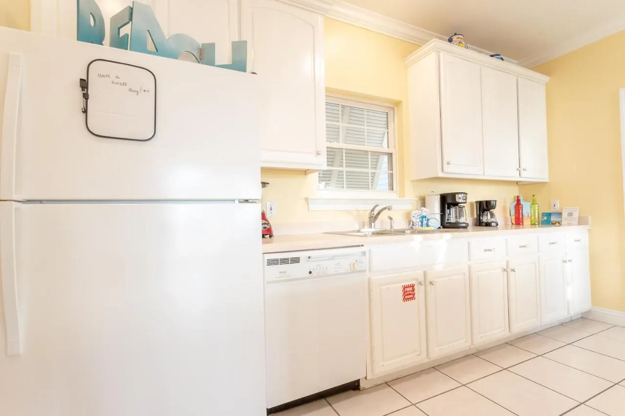 Across Street From Beach - Close To Pier Park - Sleeps 6! Panama City Beach Holiday home
