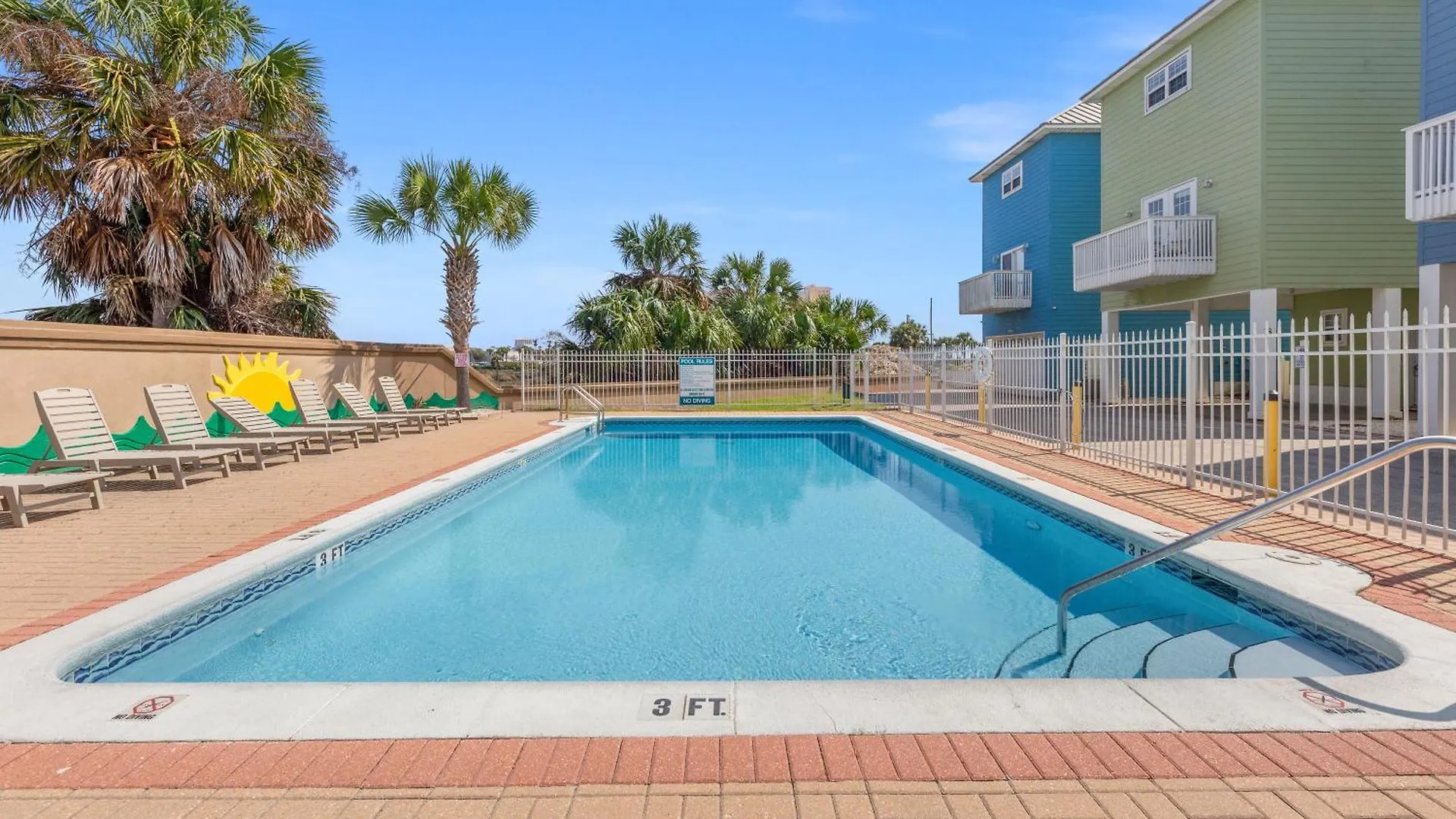 Across Street From Beach - Close To Pier Park - Sleeps 6! Panama City Beach Holiday home